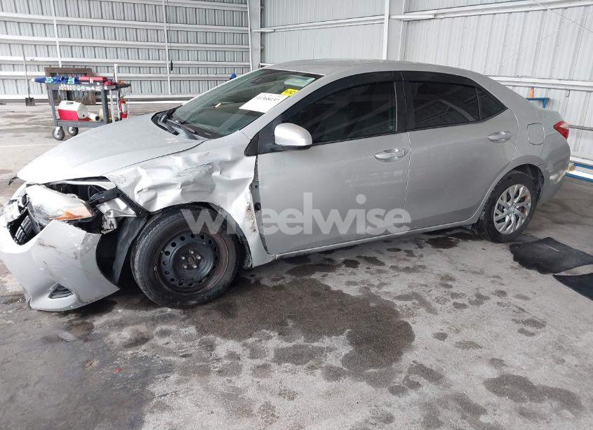 Photo 2 of 2017 Toyota Corolla LE (VIN 5YFBURHE1HP714562)