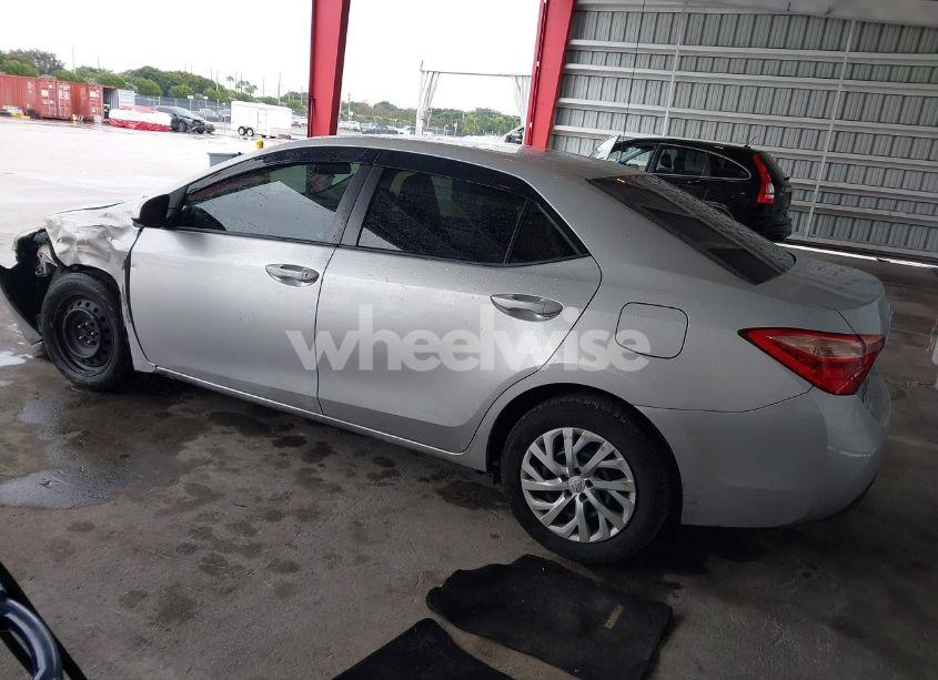 Photo 3 of 2017 Toyota Corolla LE (VIN 5YFBURHE1HP714562)
