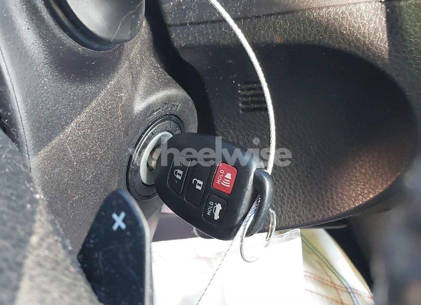 Photo 11 of 2017 Toyota Corolla SE (VIN 5YFBURHE1HP724749)