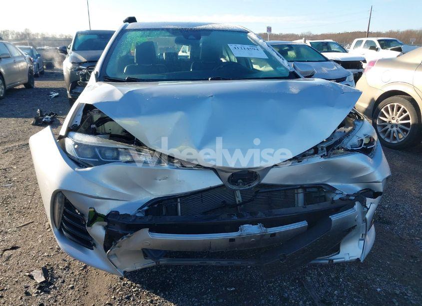 Photo 6 of 2017 Toyota Corolla SE (VIN 5YFBURHE1HP724749)