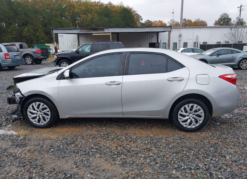 Photo 15 of 2017 Toyota Corolla LE (VIN 5YFBURHE1HP737212)