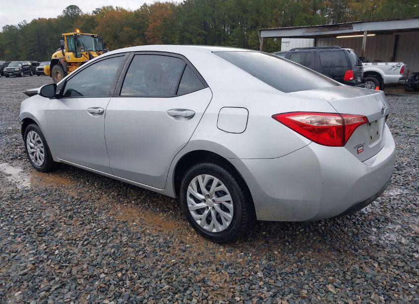 Photo 3 of 2017 Toyota Corolla LE (VIN 5YFBURHE1HP737212)