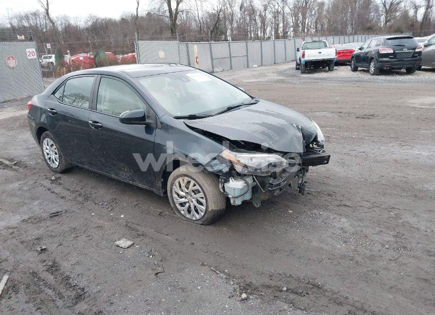 2017 Toyota Corolla LE (VIN 5YFBURHE1HP737646) main photo