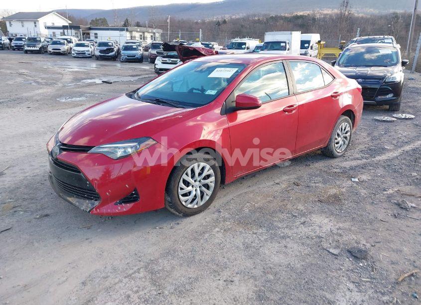 Photo 2 of 2018 Toyota Corolla LE (VIN 5YFBURHE1JP755165)