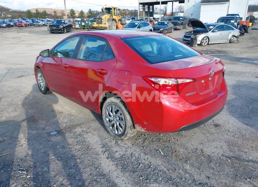 Photo 3 of 2018 Toyota Corolla LE (VIN 5YFBURHE1JP755165)