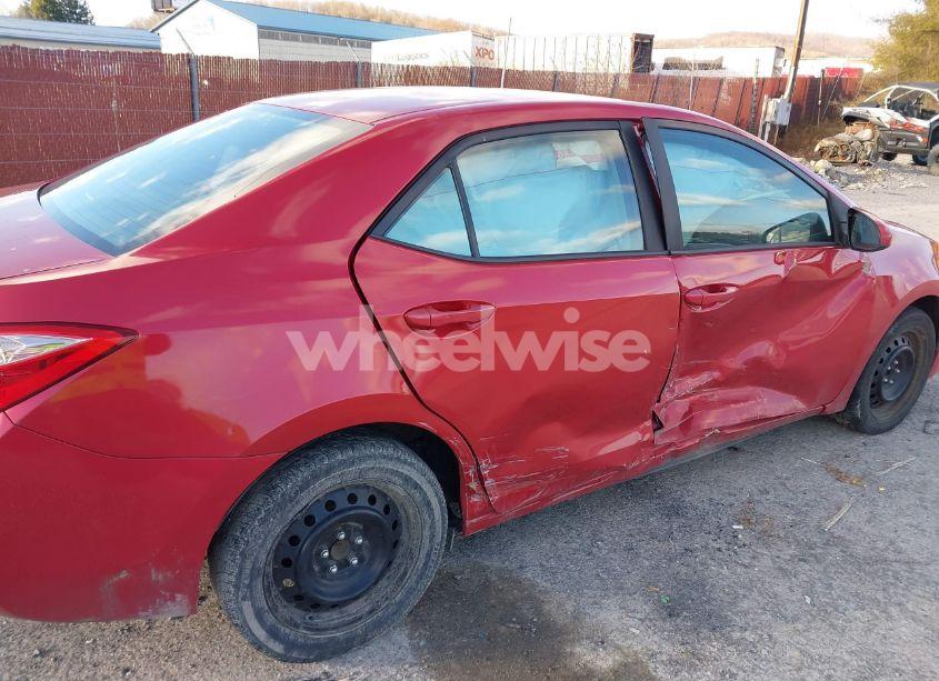 Photo 6 of 2018 Toyota Corolla LE (VIN 5YFBURHE1JP755165)