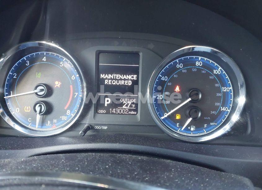 Photo 7 of 2018 Toyota Corolla LE (VIN 5YFBURHE1JP755165)