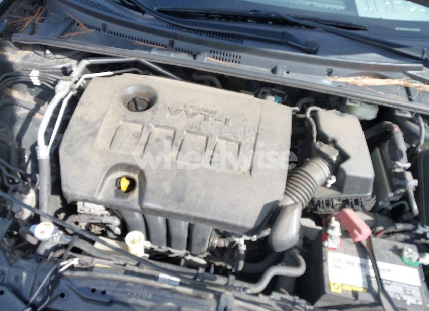 Photo 10 of 2018 Toyota Corolla LE (VIN 5YFBURHE1JP755280)