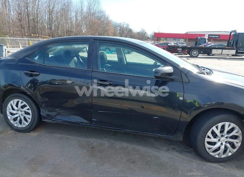 Photo 13 of 2018 Toyota Corolla LE (VIN 5YFBURHE1JP755280)