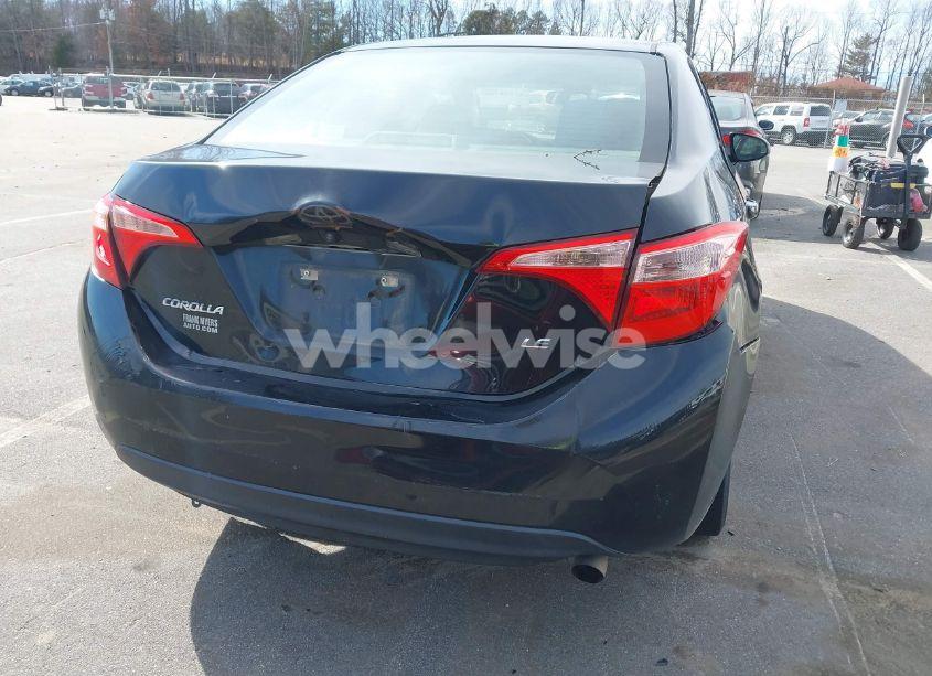 Photo 6 of 2018 Toyota Corolla LE (VIN 5YFBURHE1JP755280)