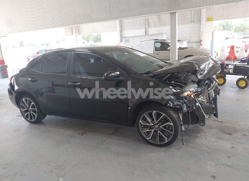 Photo 14 of 2018 Toyota Corolla LE (VIN 5YFBURHE1JP773892)