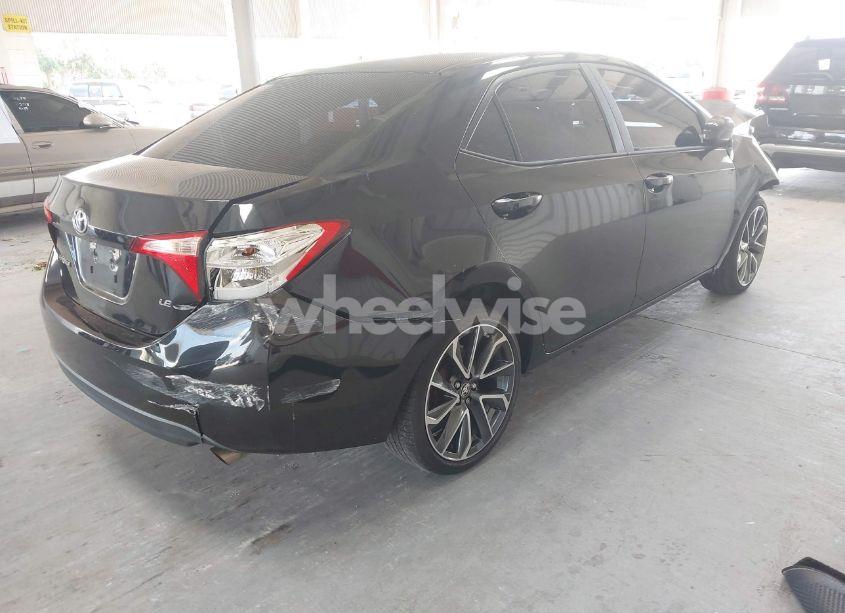 Photo 4 of 2018 Toyota Corolla LE (VIN 5YFBURHE1JP773892)