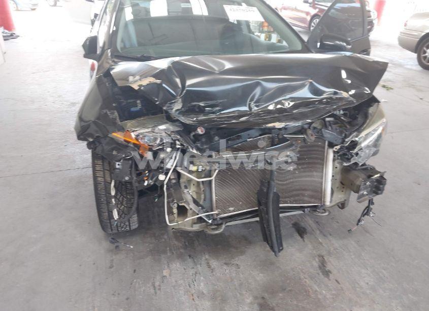 Photo 6 of 2018 Toyota Corolla LE (VIN 5YFBURHE1JP773892)