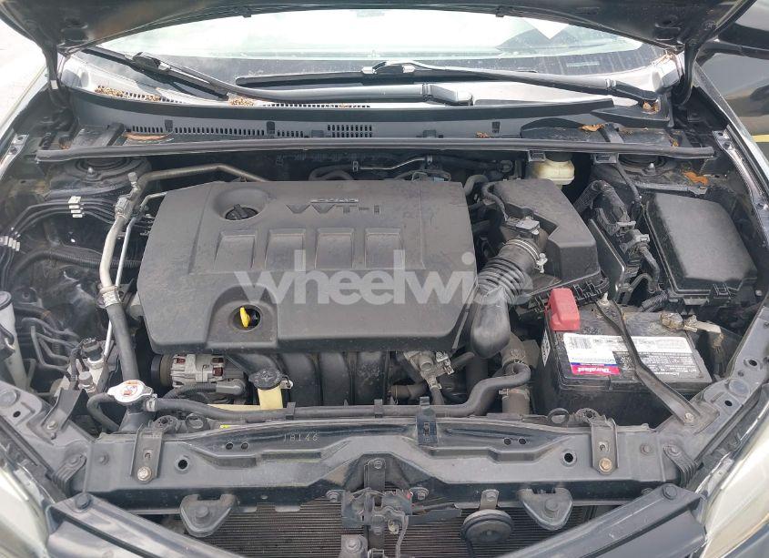 Photo 10 of 2018 Toyota Corolla LE (VIN 5YFBURHE1JP793513)