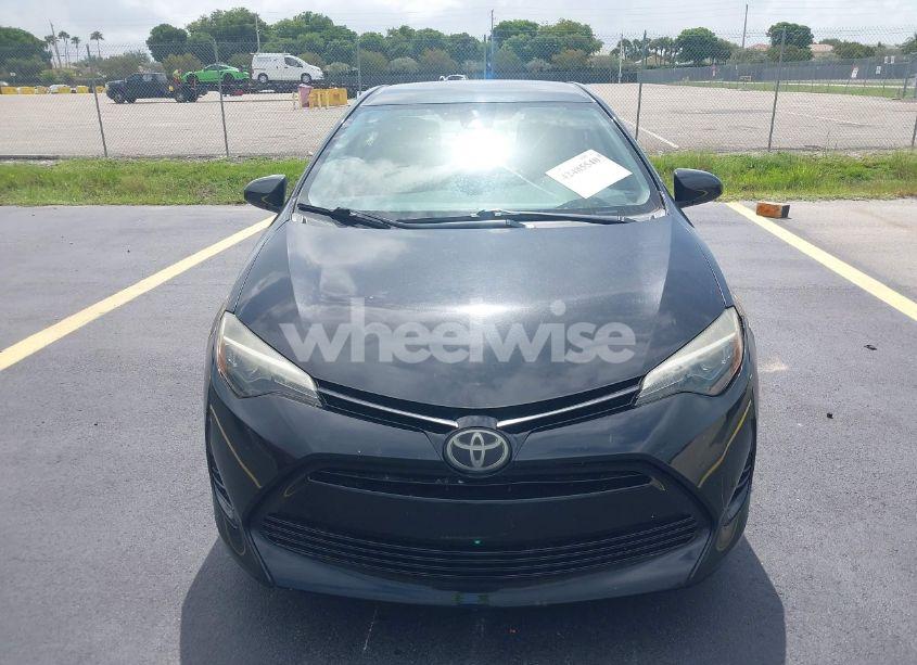 Photo 12 of 2018 Toyota Corolla LE (VIN 5YFBURHE1JP793513)