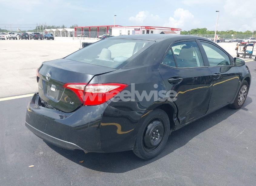 Photo 4 of 2018 Toyota Corolla LE (VIN 5YFBURHE1JP793513)