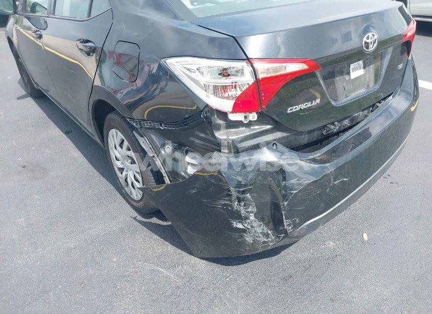 Photo 6 of 2018 Toyota Corolla LE (VIN 5YFBURHE1JP793513)