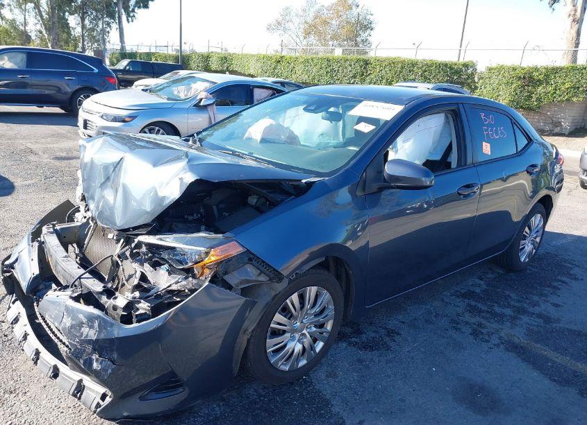 Photo 2 of 2018 Toyota Corolla LE (VIN 5YFBURHE1JP795312)