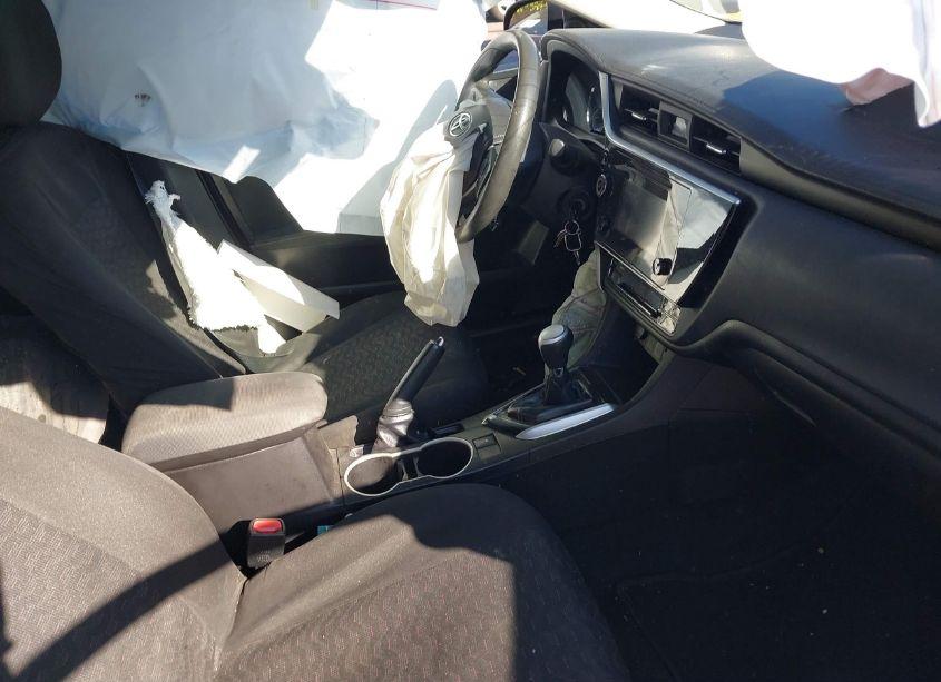 Photo 5 of 2018 Toyota Corolla LE (VIN 5YFBURHE1JP795312)