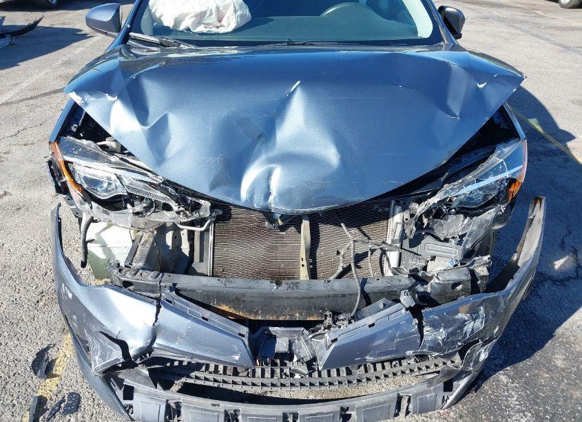 Photo 6 of 2018 Toyota Corolla LE (VIN 5YFBURHE1JP795312)