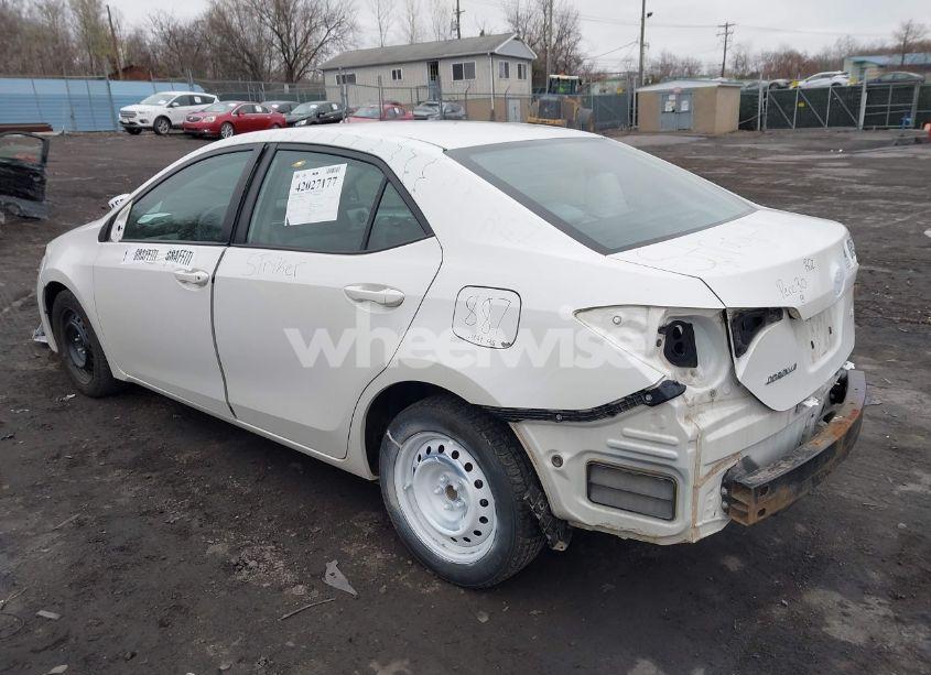 Photo 3 of 2018 Toyota Corolla LE (VIN 5YFBURHE1JP798985)