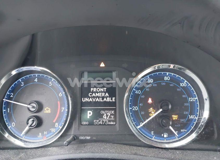 Photo 7 of 2018 Toyota Corolla LE (VIN 5YFBURHE1JP798985)