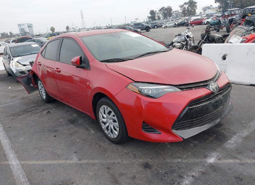 2018 Toyota Corolla LE (VIN 5YFBURHE1JP809953) main photo