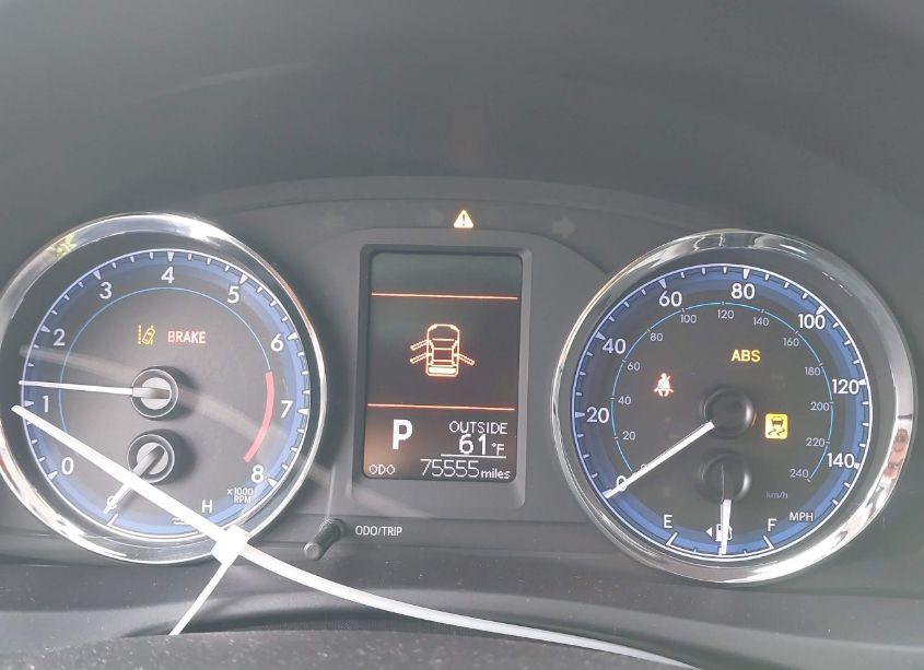 Photo 15 of 2018 Toyota Corolla LE (VIN 5YFBURHE1JP809953)