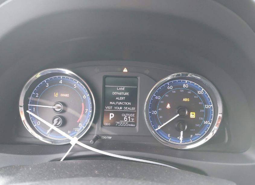 Photo 7 of 2018 Toyota Corolla LE (VIN 5YFBURHE1JP809953)