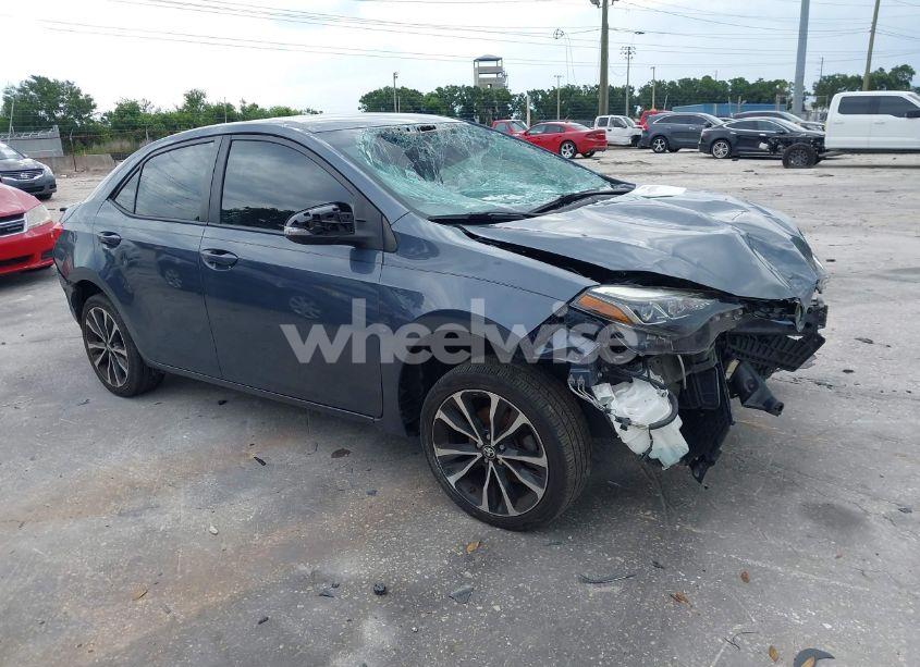 2018 Toyota Corolla SE (VIN 5YFBURHE1JP814781) main photo