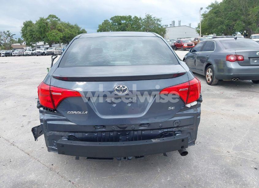 Photo 17 of 2018 Toyota Corolla SE (VIN 5YFBURHE1JP814781)