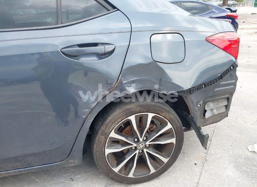 Photo 19 of 2018 Toyota Corolla SE (VIN 5YFBURHE1JP814781)