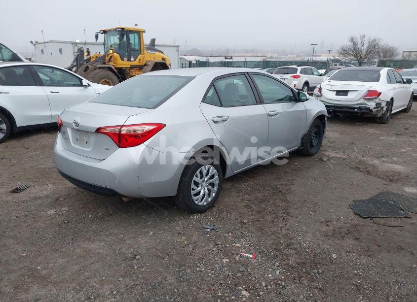 Photo 4 of 2018 Toyota Corolla LE (VIN 5YFBURHE1JP816580)