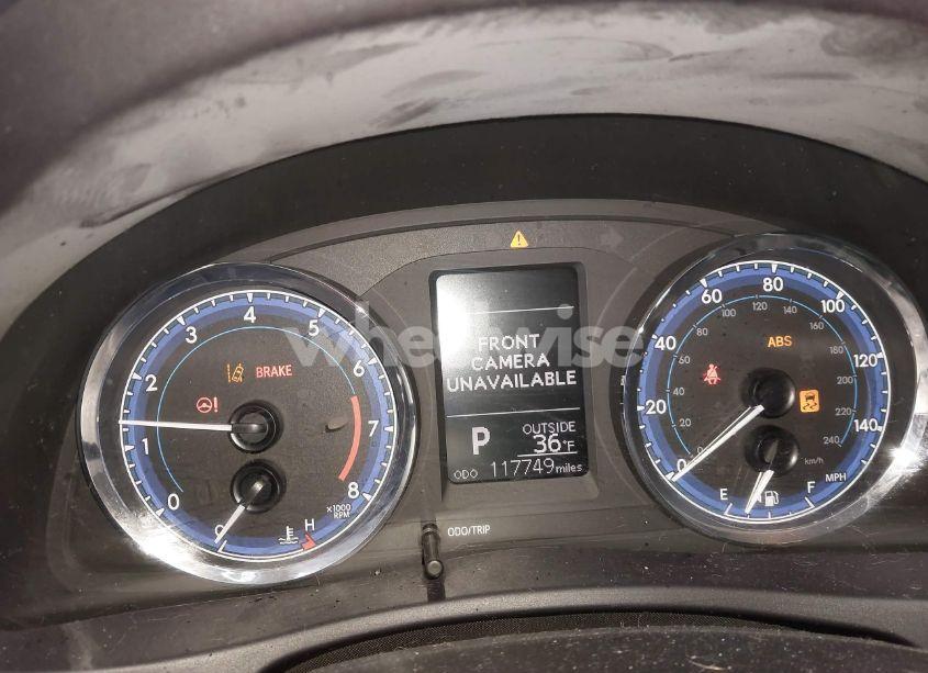 Photo 7 of 2018 Toyota Corolla LE (VIN 5YFBURHE1JP816580)