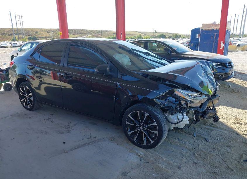 Photo 13 of 2018 Toyota Corolla SE (VIN 5YFBURHE1JP839728)