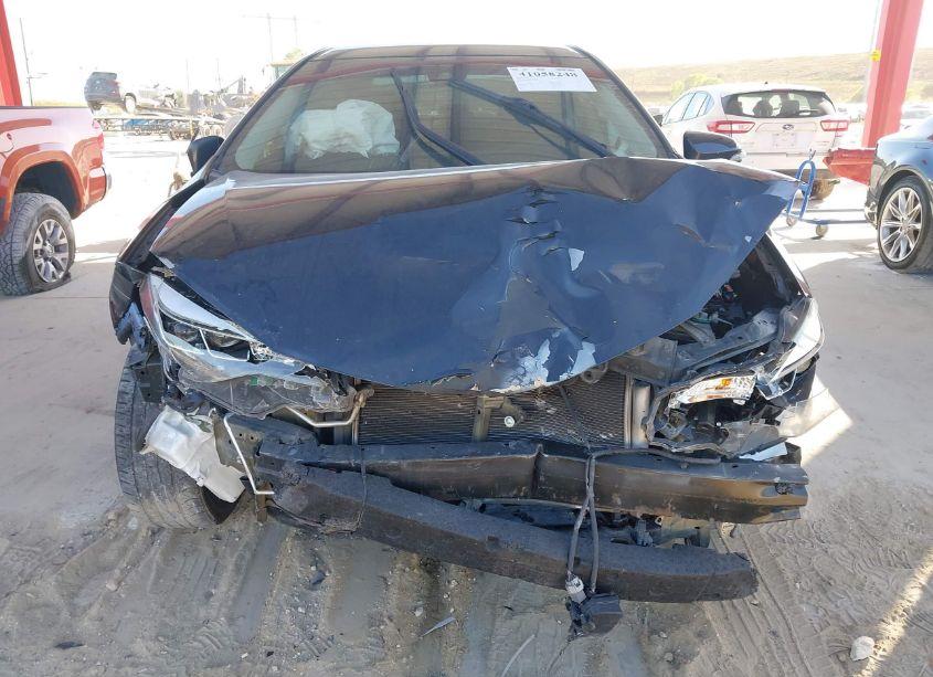 Photo 6 of 2018 Toyota Corolla SE (VIN 5YFBURHE1JP839728)