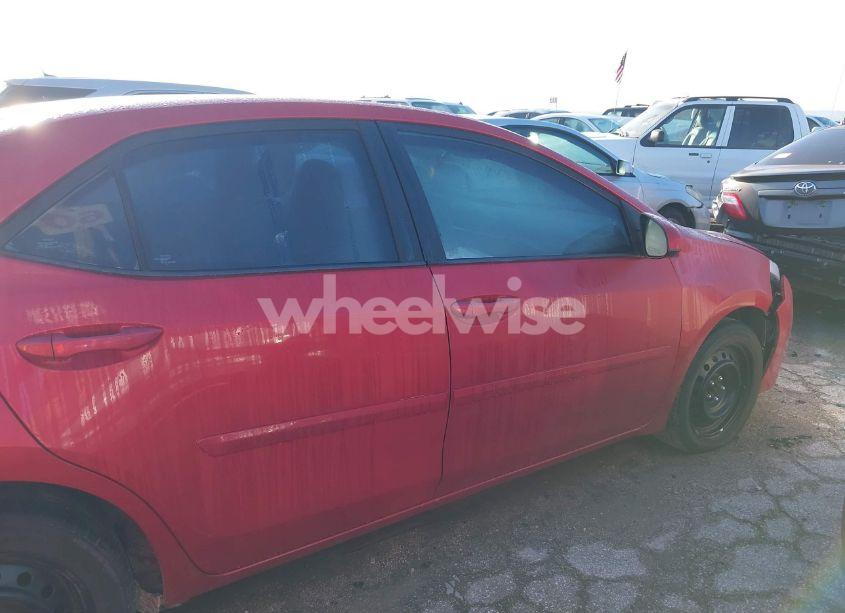 Photo 13 of 2018 Toyota Corolla LE (VIN 5YFBURHE1JP846582)