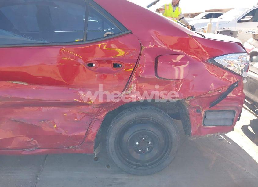 Photo 18 of 2018 Toyota Corolla LE (VIN 5YFBURHE1JP846582)