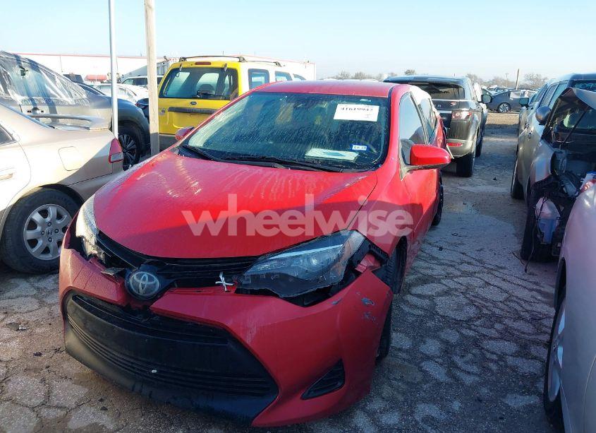 Photo 2 of 2018 Toyota Corolla LE (VIN 5YFBURHE1JP846582)