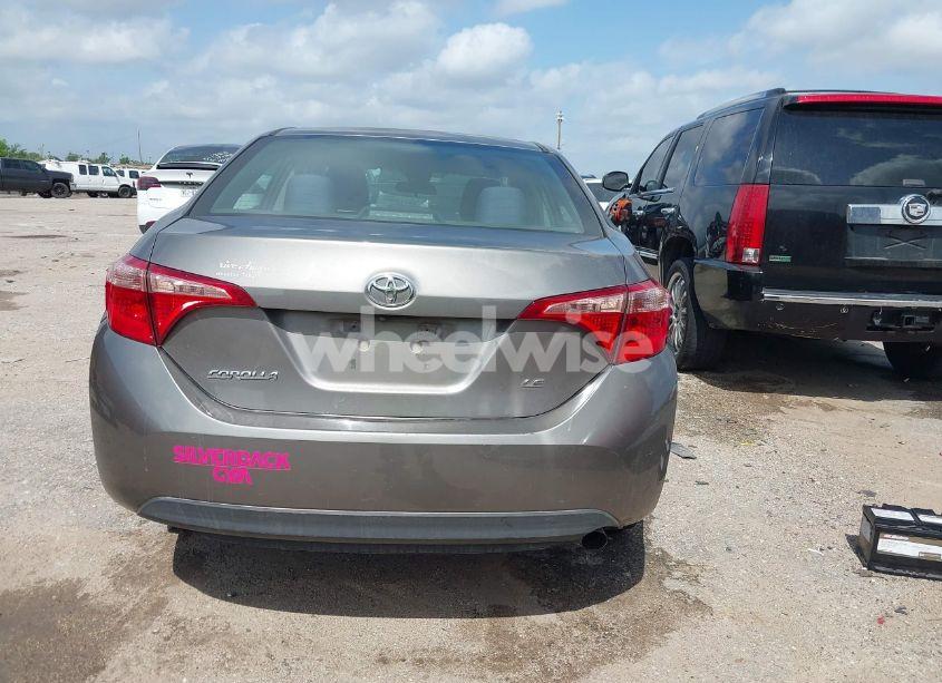 Photo 16 of 2018 Toyota Corolla LE (VIN 5YFBURHE1JP855556)
