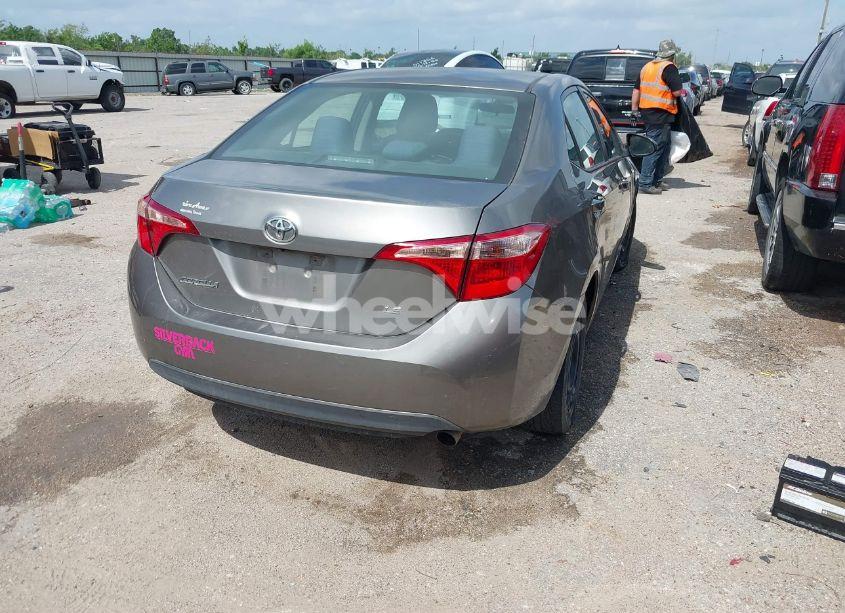 Photo 4 of 2018 Toyota Corolla LE (VIN 5YFBURHE1JP855556)