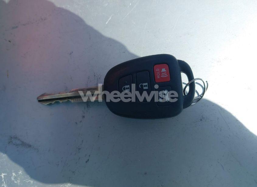 Photo 11 of 2019 Toyota Corolla LE (VIN 5YFBURHE1KP865263)