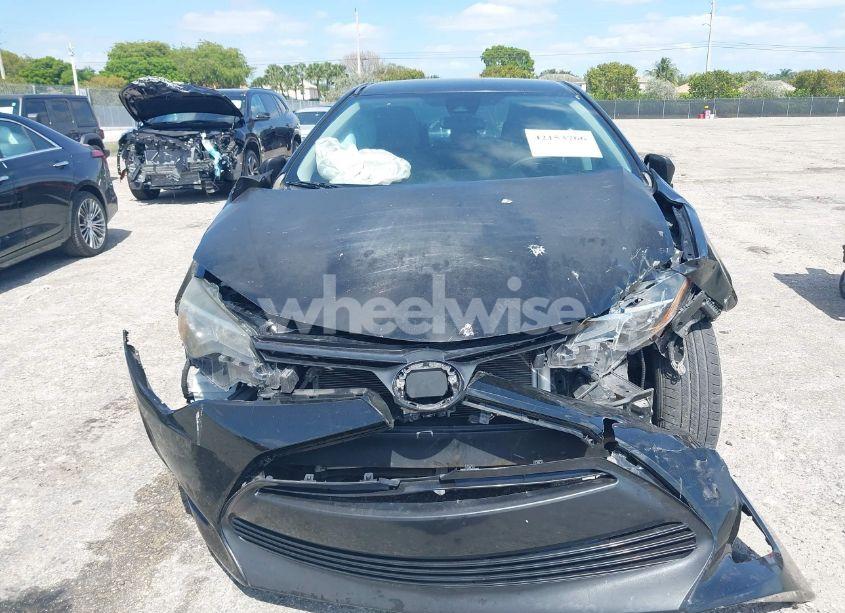 Photo 6 of 2019 Toyota Corolla LE (VIN 5YFBURHE1KP865263)