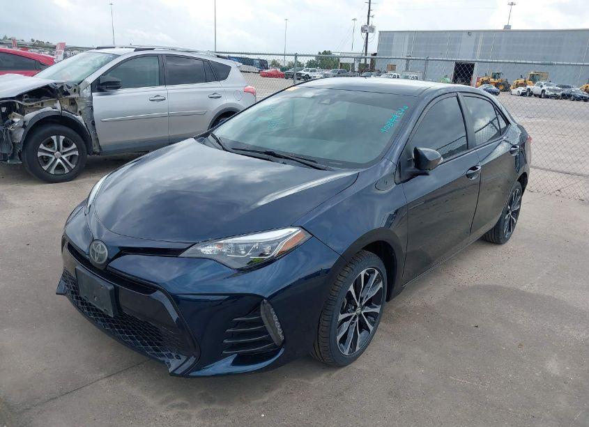 Photo 2 of 2019 Toyota Corolla SE (VIN 5YFBURHE1KP869104)