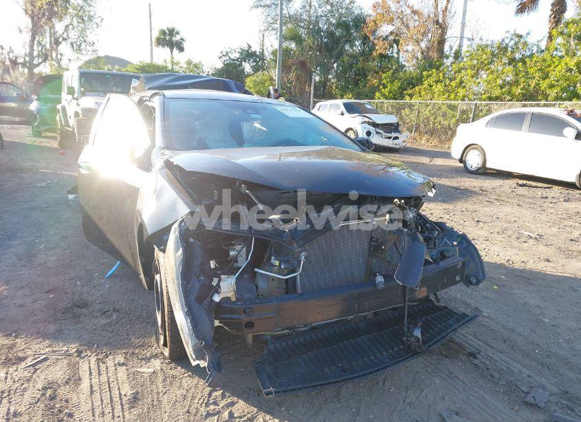 Photo 12 of 2019 Toyota Corolla LE (VIN 5YFBURHE1KP870639)