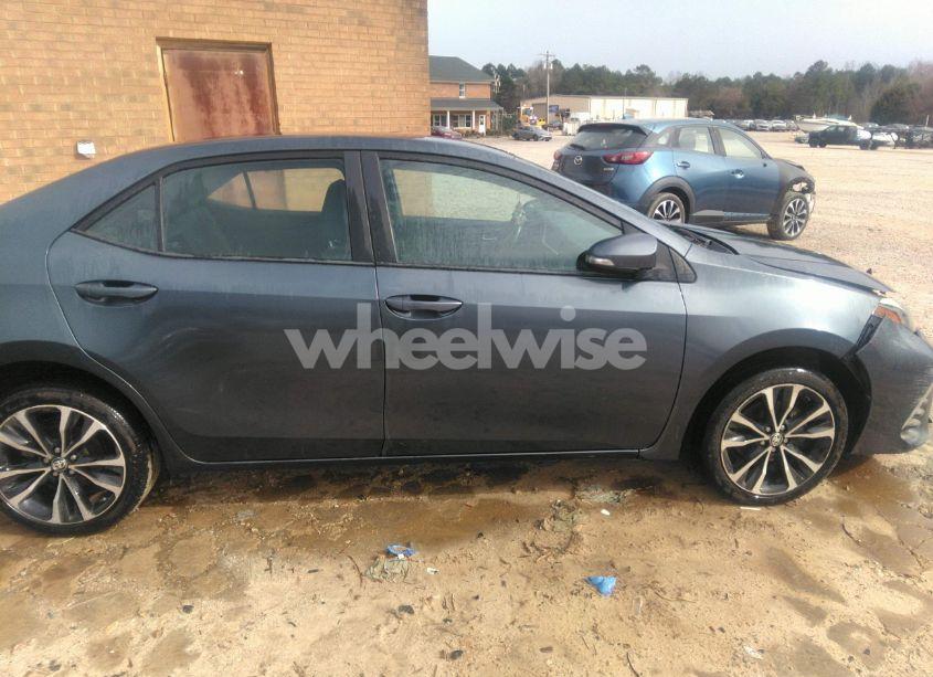 Photo 14 of 2019 Toyota Corolla SE (VIN 5YFBURHE1KP877641)