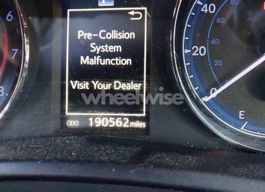 Photo 16 of 2019 Toyota Corolla SE (VIN 5YFBURHE1KP877641)