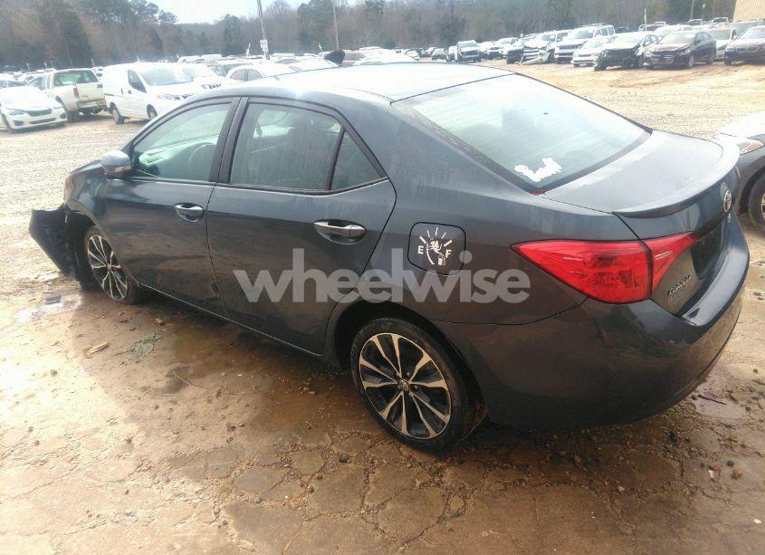 Photo 3 of 2019 Toyota Corolla SE (VIN 5YFBURHE1KP877641)