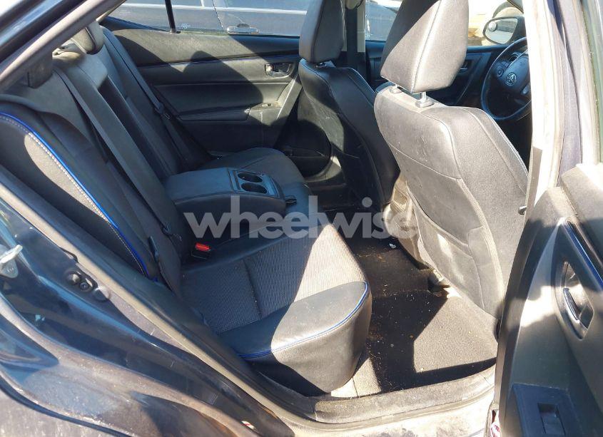 Photo 8 of 2019 Toyota Corolla SE (VIN 5YFBURHE1KP877641)