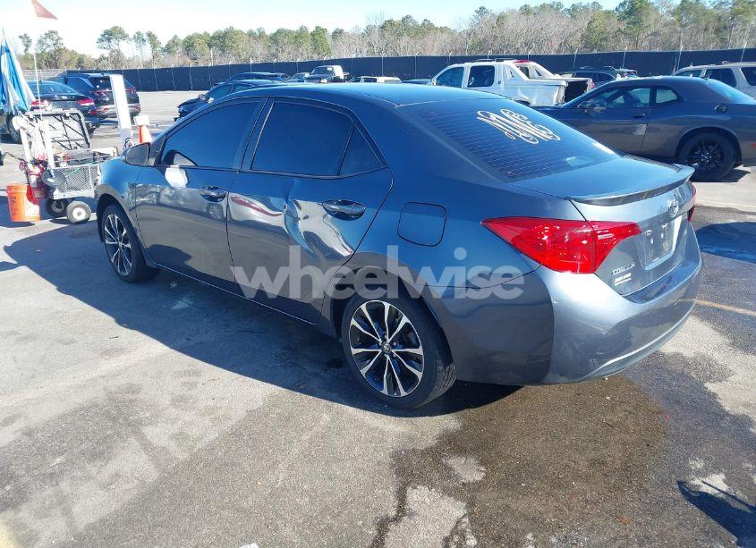 Photo 3 of 2019 Toyota Corolla SE (VIN 5YFBURHE1KP878790)
